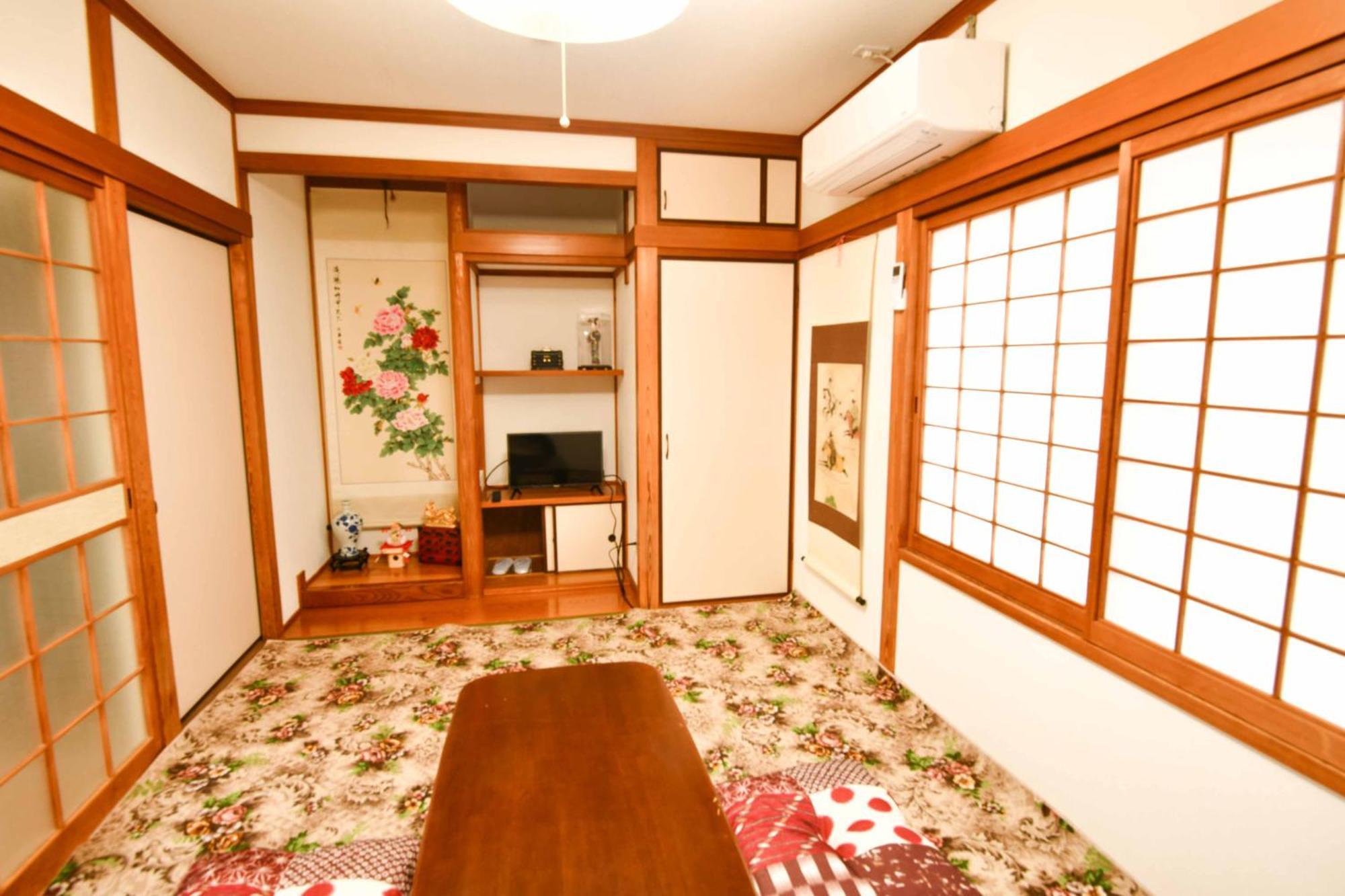 媛楽園 松山中心地及び道後温泉に近い家族やグループ旅行の多人数が泊まれる快適な宿 エクステリア 写真